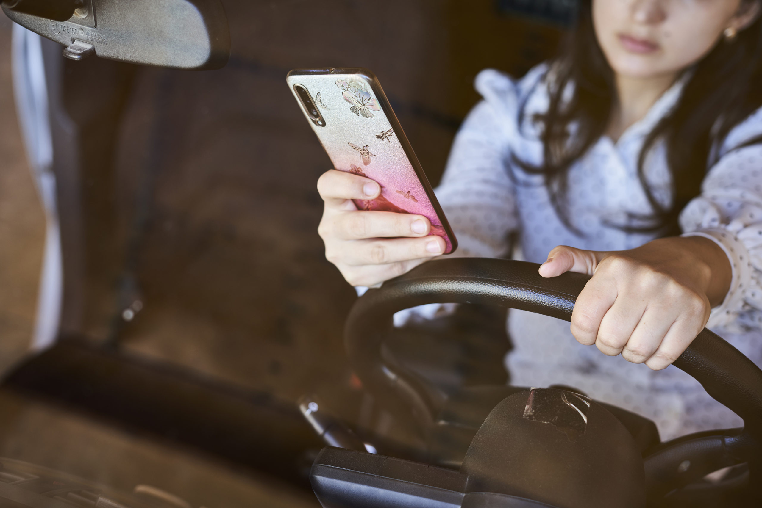 social media distracted driving lawsuit claim attorney lawyer injury